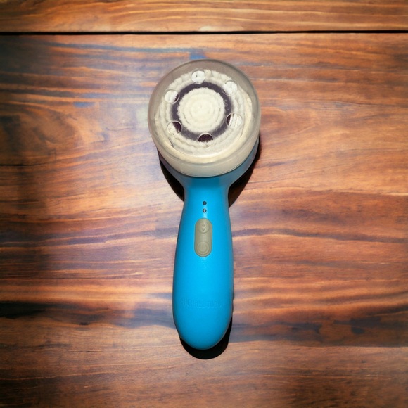 MICHAEL TODD SONICLEAR PETITE ANTIMICROBIAL SONIC FACIAL CLEANING BRUSH - Picture 1 of 3